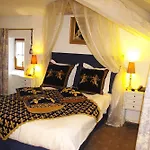 Le Laurent Hotel