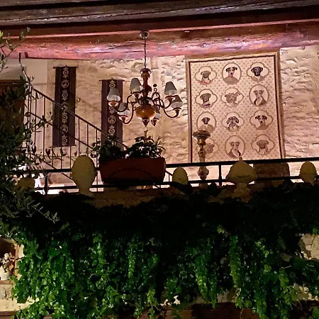 Le Laurent Saint-Laurent-des-Arbres