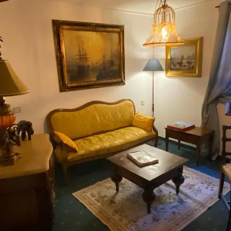 Le Laurent Hotel Saint-Laurent-des-Arbres