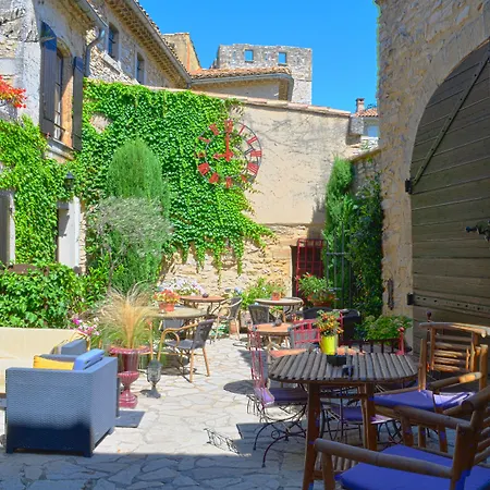 Le Laurent Saint-Laurent-des-Arbres