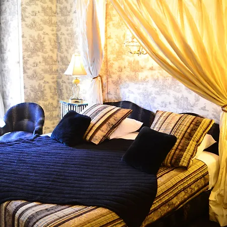 Le Laurent Hotel