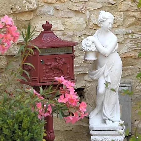 Le Laurent Hotel Saint-Laurent-des-Arbres