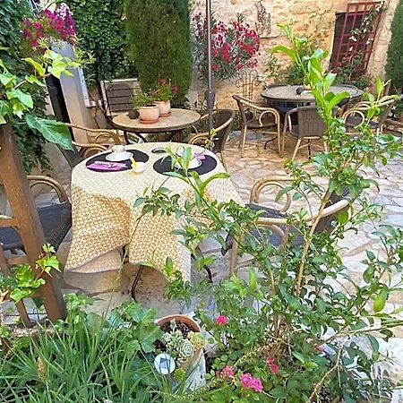 Le Laurent Saint-Laurent-des-Arbres